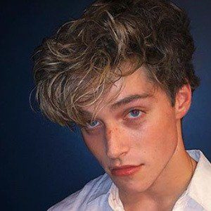 Froy Gutierrez, 27 (Diễn viên truyền hình)