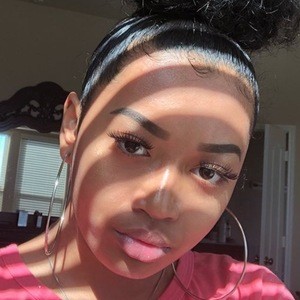 fw.blasian, 23 (Звезда Инстаграма)