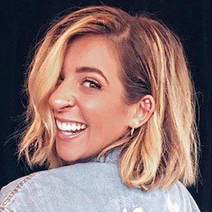 Gabbie Hanna, 33 (YouTuber)
