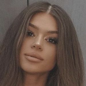 Gabi Daiagi, 28 (Instagram Star)