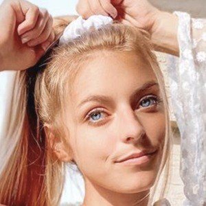 Gabi Fuller, 27 (Cheerleader)