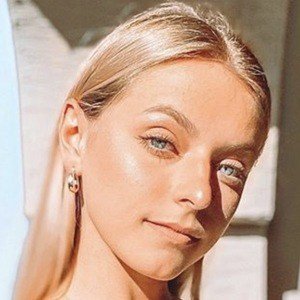 Gabi Fuller, 27 (啦啦队长)