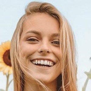 Gabi Fuller, 27 (啦啦队长)