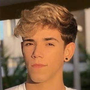 Gabriel Santos-tiktok, 23 (TikTok Star)