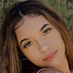 Gabriela Fernandez, 20 (Estrella de TikTok)