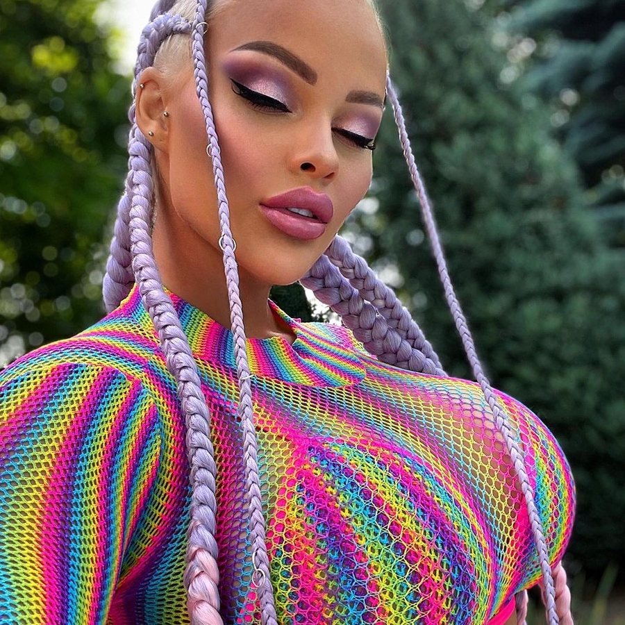 Gabriela Jirackova, 25 (Popsänger)