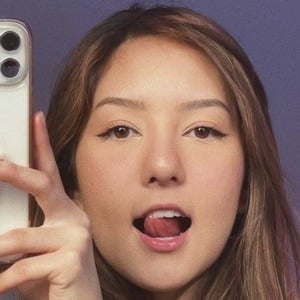 Gabriela Mayumi, 21 (YouTube Star)