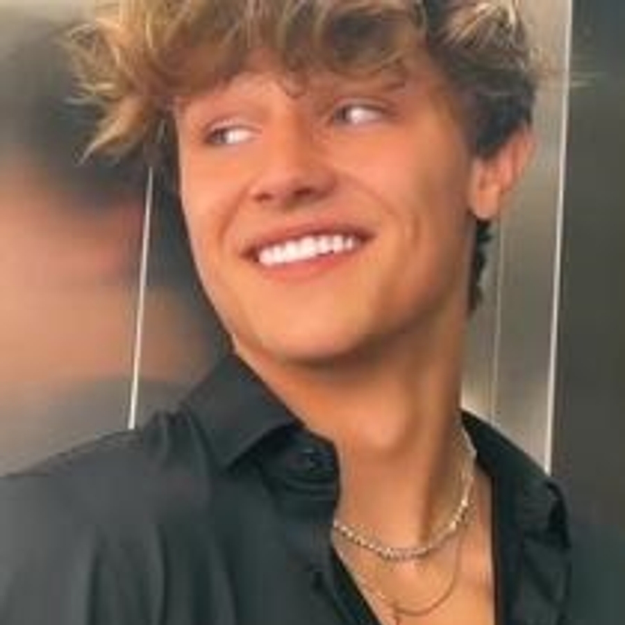 Gage Bills, 21 (TikTok Star)