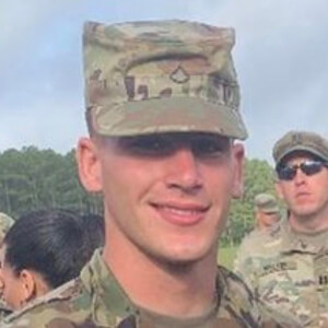 Garrett Francis, 25 (TikTok明星)