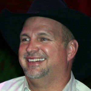 Garth Brooks image 3