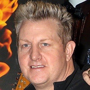 Gary Levox image 5