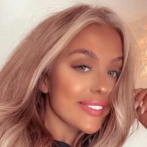 Gemma Louise Miles, 32 (Star di YouTube)
