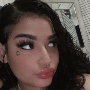 Geneva Ayala, 29 (Twitter Star)