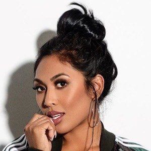 Genevieve Ava image 5