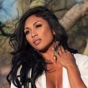 Genevieve Ava, 34 (Instagram明星)