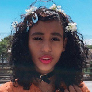 Genvega, 28 (Instagram Star)