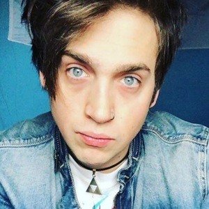 Geoff Wigington, 36 (Гитарист)