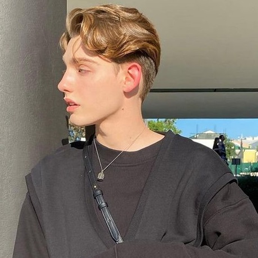 George Pomogisebe, 28 (Instagram-ster)