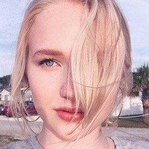 Georgia Bridgers image 4