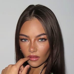 Georgie Bluck image 9