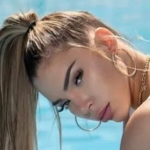 Geri Hoops, 37 (Instagram Star)