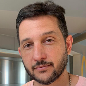 Germán Paoloski, 51 (Người dẫn chương trình)