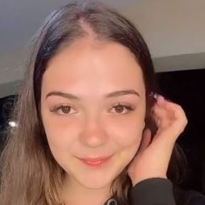 Giana Mello, 24 (TikTok明星)