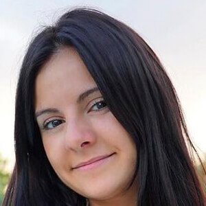 Gigiis, 30 (YouTube Star)