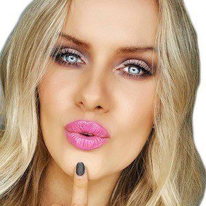 Gin Amber, 39 (YouTube Star)