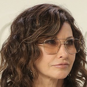 Gina Gershon image 8