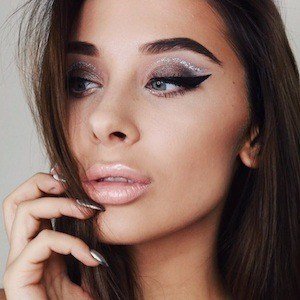 Gina Shkeda, 30 (YouTube明星)