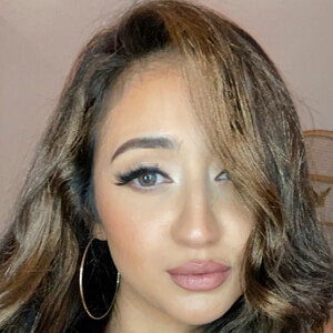 Gisele Ayora image 11