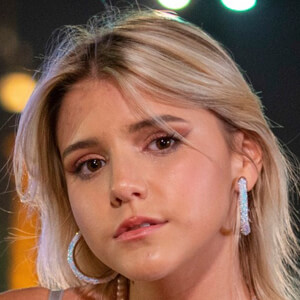 Giu Nassa, 22 (流行歌手)