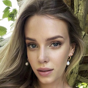 Gosia Guzowska, 32 (Instagram Star)