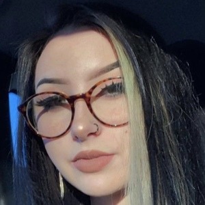 Gothlunch, 24 (TikTok明星)