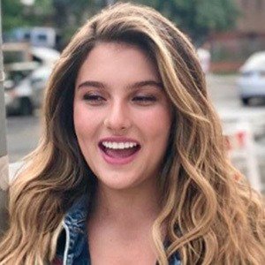 Grace Gaustad, 23 (流行歌手)