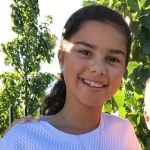 Grace Mulgrew, 19 (YouTube Star)