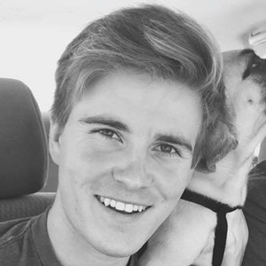 Grant Richardson, 32 (Estrella de Instagram)