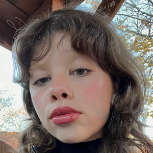 grapejuicenads, 22 (TikTok Star)