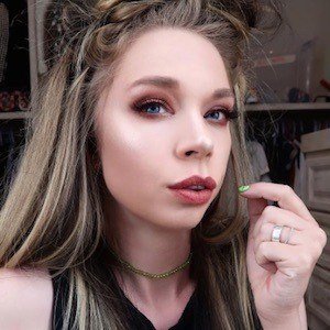 Grav3yardgirl, 40 (YouTube-ster)