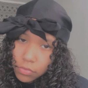 Grecia Marure, 18 (YouTube Star)