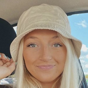 Greta Wilson, 25 (Instagram Star)