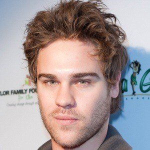Grey Damon, 38 (Attore TV)