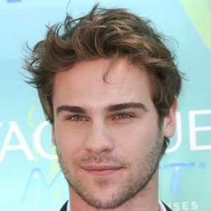 Grey Damon, 38 (电视演员)