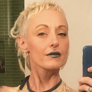 Griffon Ramsey, 45 (Artista de performance)
