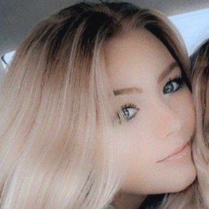 Hailey Sigmond (TikTok Star) - Age, Birthday, Bio, Facts, Family, Net