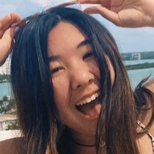 HaileysCraftyCorner, 22 (YouTube Star)