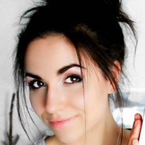 Haley Cairo image 3