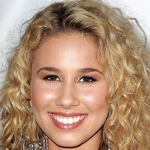 Haley Reinhart, 33 (Поп-певец)