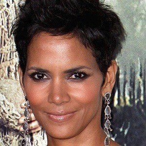 Halle Berry, 59 (电影女演员)